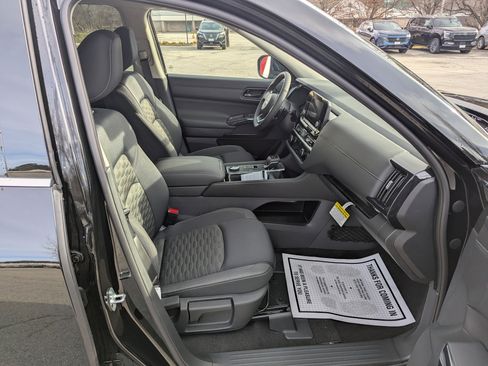 New 2025 Nissan Pathfinder SV w/ Cargo Package image 17