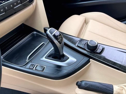 Used 2018 BMW 330i Sedan w/ Convenience Package RWD image 34
