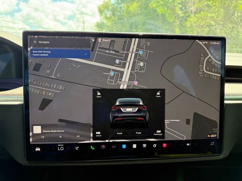 Used 2023 Tesla Model X AWD/4WD image 23