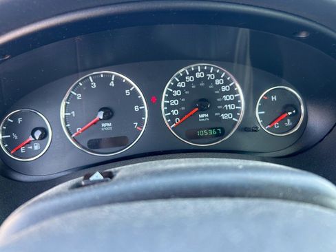 Used 2001 Chrysler Concorde LXi image 10