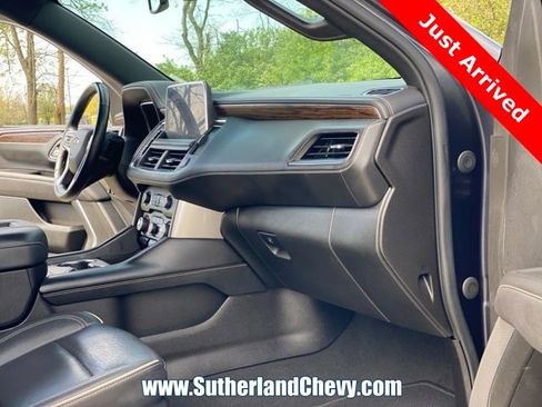 Used 2023 Chevrolet Suburban Premier AWD/4WD image 18