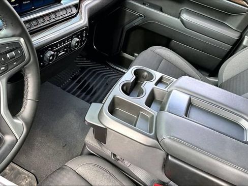 Used 2024 Chevrolet Silverado 1500 RST AWD/4WD image 17