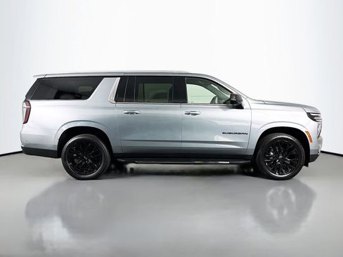 New 2025 Chevrolet Suburban Premier image 8