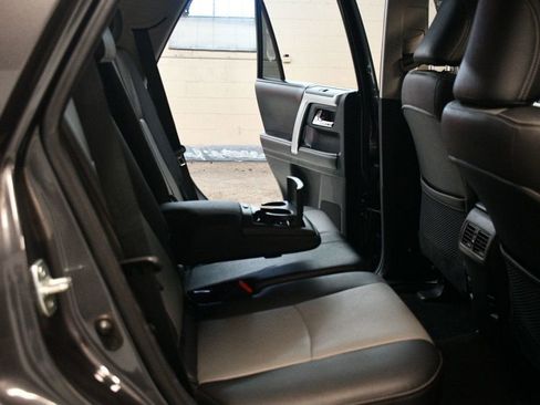 Used 2016 Toyota 4Runner SR5 Premium image 36