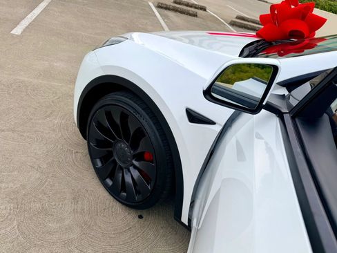 Used 2022 Tesla Model Y Performance AWD/4WD image 46