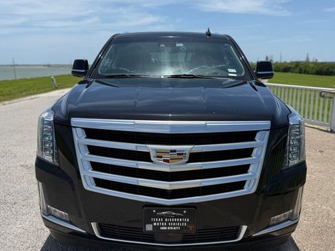 Used 2016 Cadillac Escalade ESV Premium AWD/4WD image 2