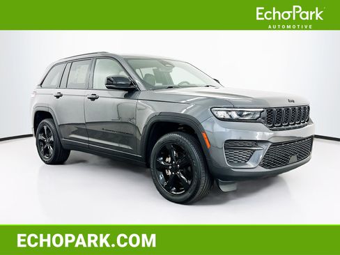 Used 2023 Jeep Grand Cherokee Altitude AWD/4WD image 1
