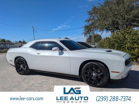 Used 2015 Dodge Challenger SXT Plus w/ Driver Convenience Group image 1