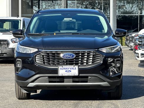 New 2025 Ford Escape SE image 3