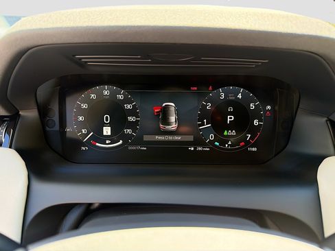 New 2025 Land Rover Discovery Sport S image 41