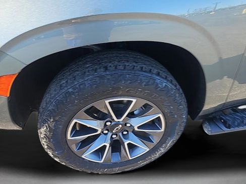 Used 2023 Chevrolet Tahoe Z71 w/ Luxury Package image 15