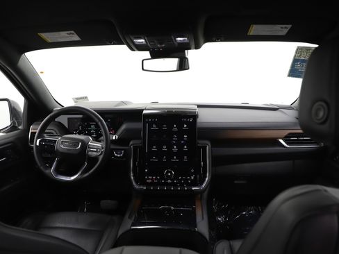 Used 2025 GMC Yukon Denali image 14