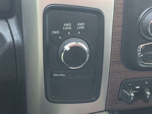 Used 2018 RAM 2500 Laramie w/ Cold Weather Group image 21