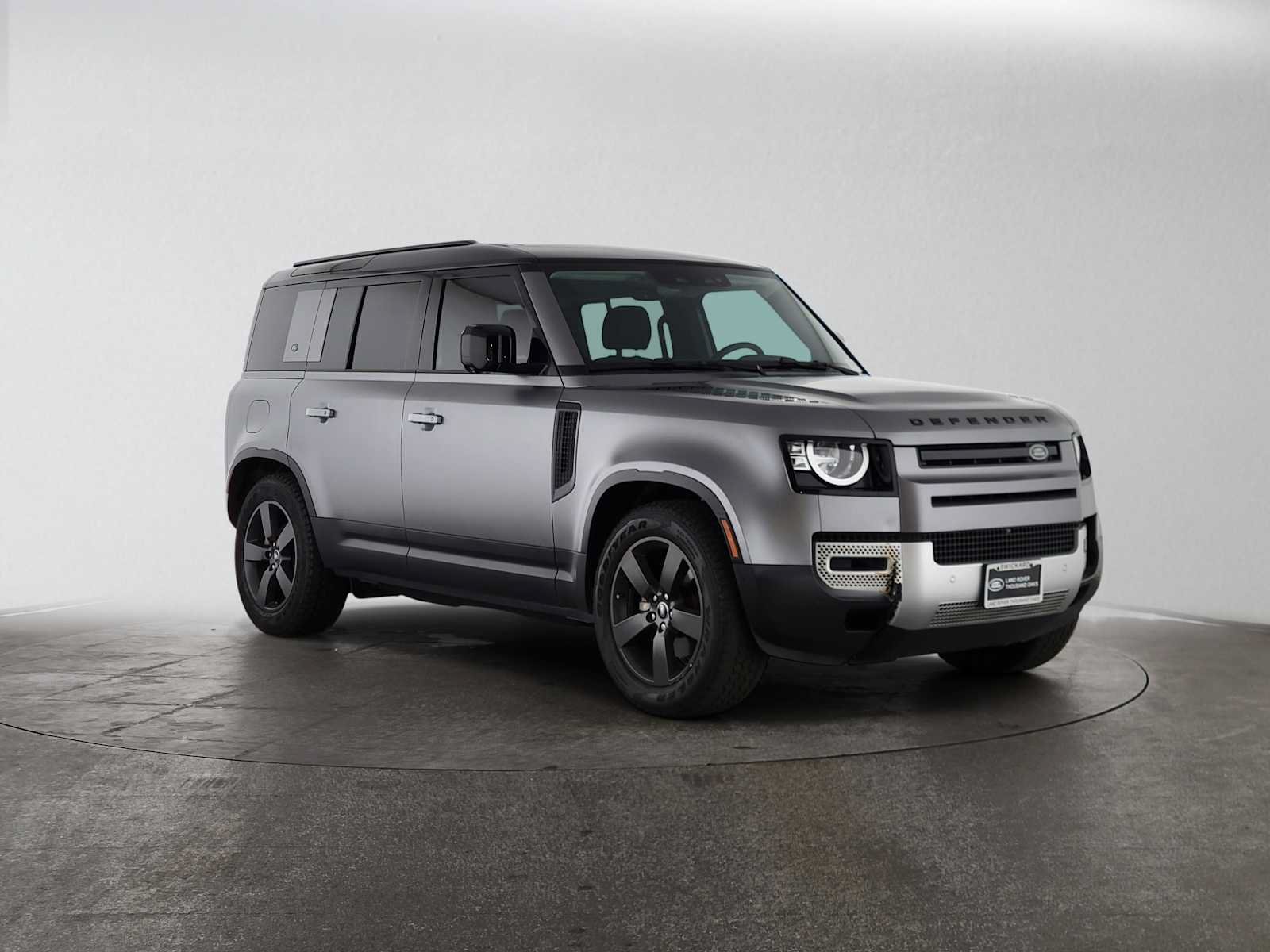 Used 2023 Land Rover Defender 110 S AWD/4WD image 7