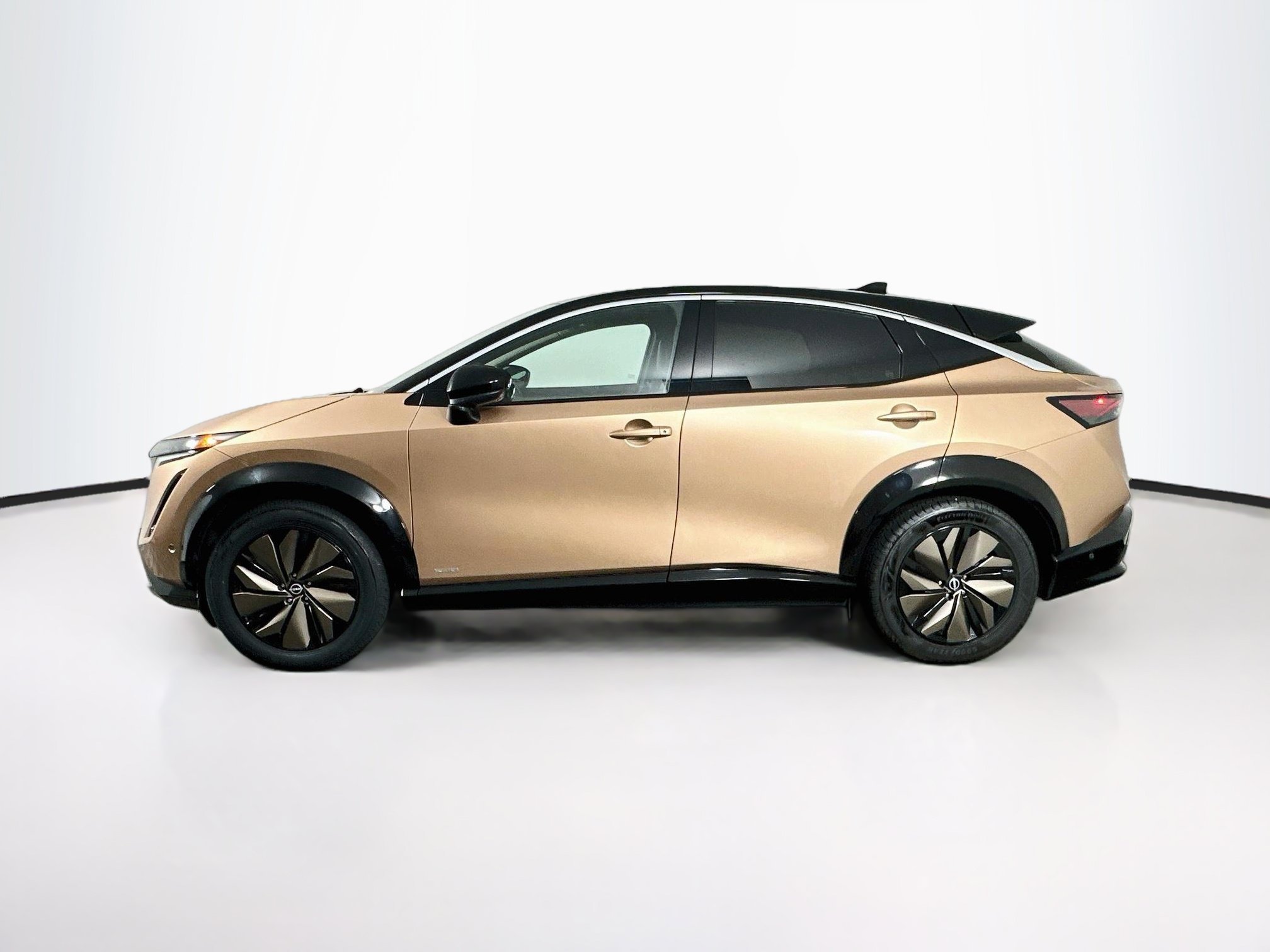 Used 2023 Nissan Ariya FWD image 4