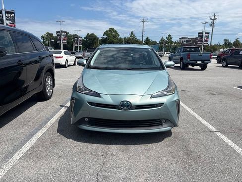 Used 2022 Toyota Prius Limited w/ Premium Convenience Package FWD image 5