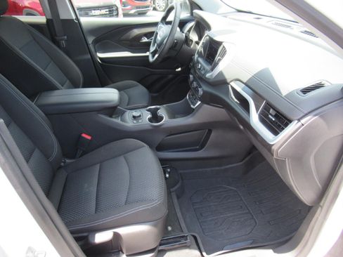 Used 2024 GMC Terrain SLE w/ Driver Convenience Package AWD/4WD image 10