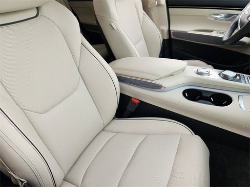 Used 2025 Genesis GV70 2.5T w/ Advanced Package image 10