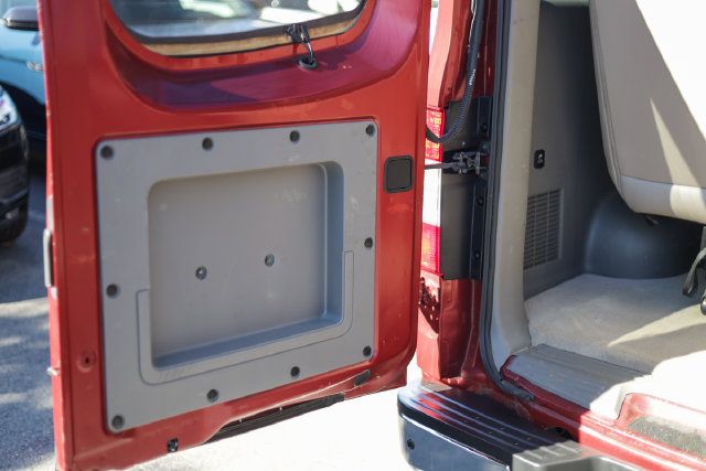Used 2016 Nissan NV 3500 SL RWD image 23