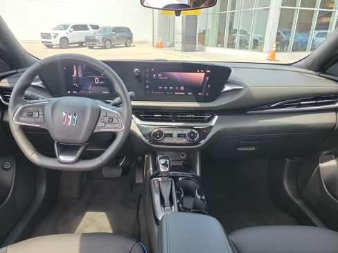 Used 2024 Buick Envista Sport Touring w/ Convenience I Package FWD image 10