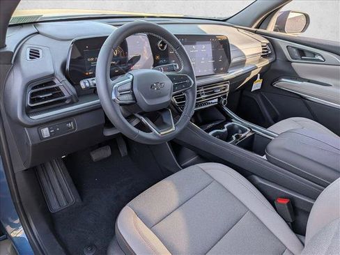 New 2026 Chevrolet Traverse LT image 3