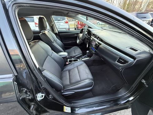 Used 2015 Toyota Corolla LE image 9