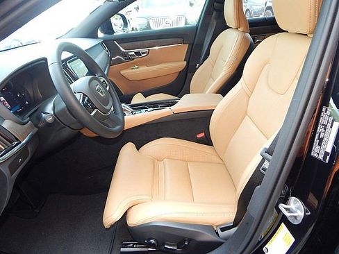 New 2025 Volvo V90 B6 Cross Country Ultra w/ Protection Package Premier image 14