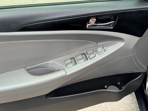 Used 2013 Hyundai Sonata Limited FWD image 12