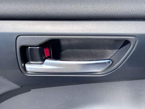 Used 2021 Toyota Highlander XLE FWD image 20