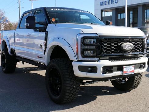 New 2026 Ford F250 Lariat w/ Black Appearance Package image 4