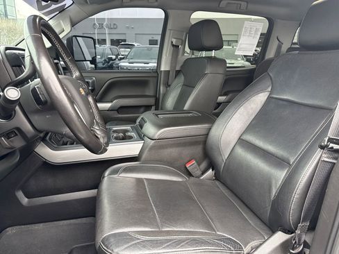 Used 2018 Chevrolet Silverado 1500 LTZ Z71 w/ Redline Edition image 15