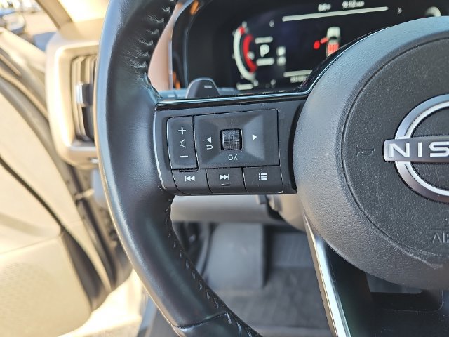 Used 2024 Nissan Pathfinder Platinum FWD image 21