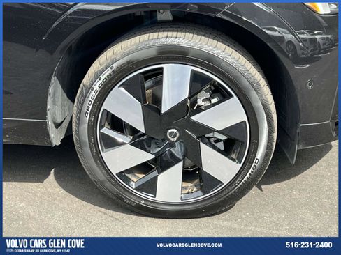 Used 2025 Volvo XC60 T8 Plus w/ Protection Package Premier image 6