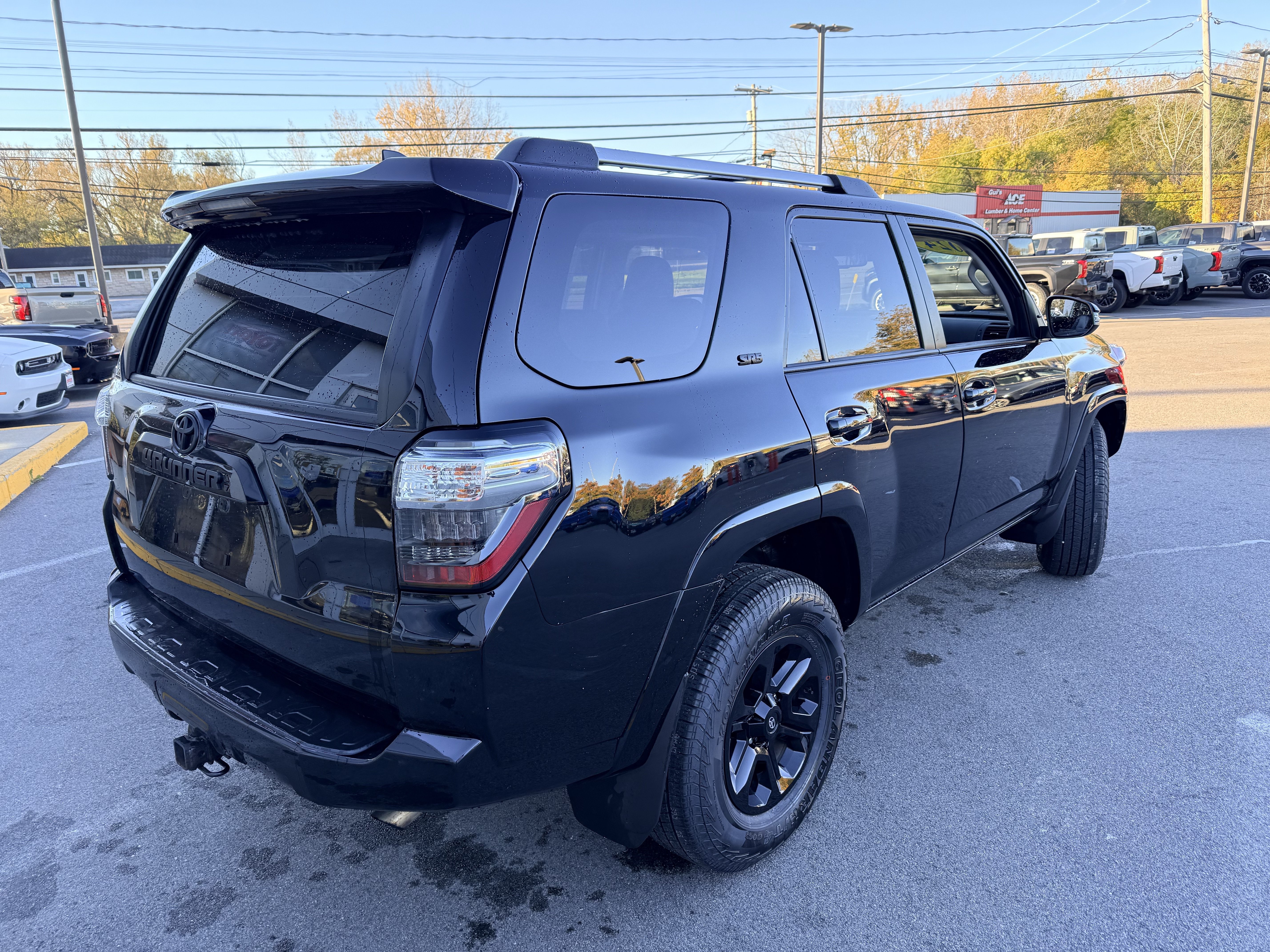 Used 2024 Toyota 4Runner SR5 Premium w/ Moonroof Package AWD/4WD image 10