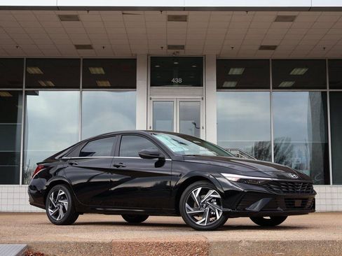 New 2025 Hyundai Elantra Limited image 1