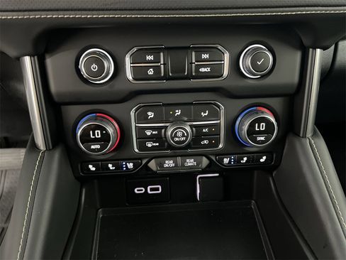 Used 2024 Chevrolet Tahoe Premier image 16