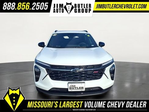 Used 2025 Chevrolet Trax RS w/ Sunroof Package FWD image 25