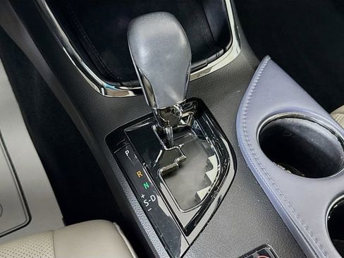 Used 2014 Toyota Avalon Limited image 17