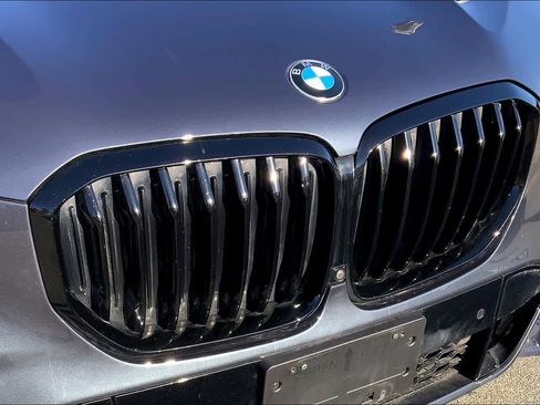 Used 2021 BMW X5 M50i w/ Executive Package image 32