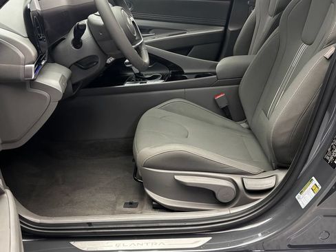 Used 2024 Hyundai Elantra SEL w/ Convenience Package FWD image 10