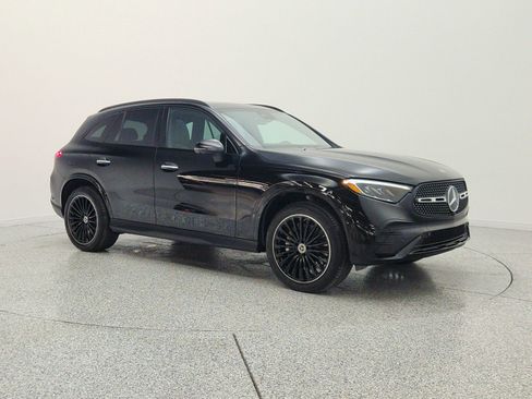 Used 2023 Mercedes-Benz GLC 300 image 3