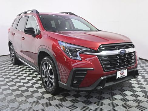 Used 2025 Subaru Ascent Limited AWD/4WD image 9