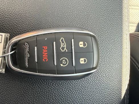 Used 2023 Alfa Romeo Stelvio Veloce AWD/4WD image 17