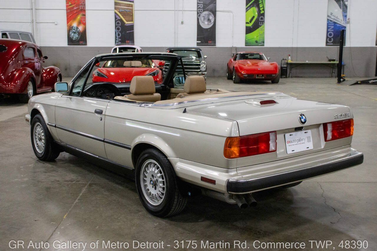 Used 1989 BMW 325i Convertible RWD image 5