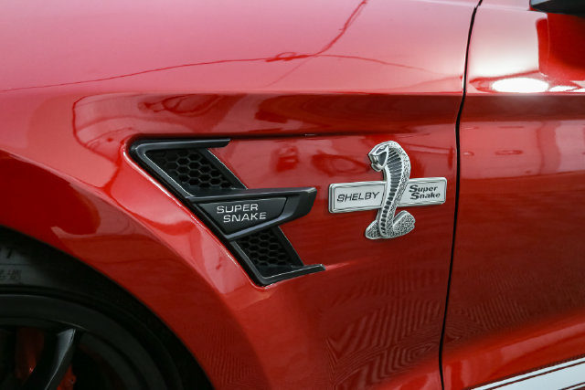 Used 2021 Ford Mustang GT Premium w/ GT Performance Package RWD image 8