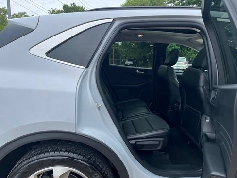 Used 2025 Ford Escape Platinum AWD/4WD image 34