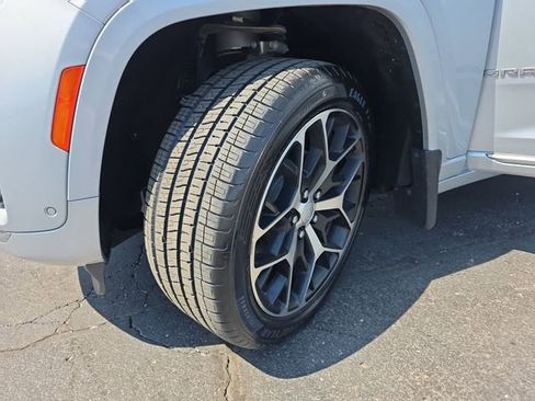Used 2022 Jeep Grand Cherokee Summit AWD/4WD image 34