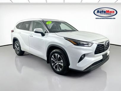 Used 2023 Toyota Highlander XLE