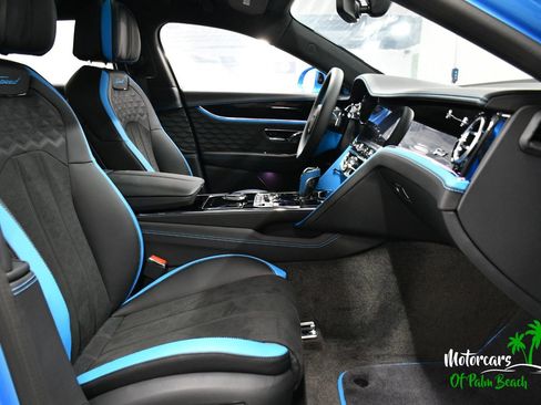 Used 2025 Bentley Flying Spur Plug-In Hybrid image 57