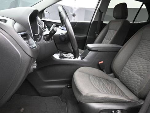 Used 2020 Chevrolet Equinox LT image 17